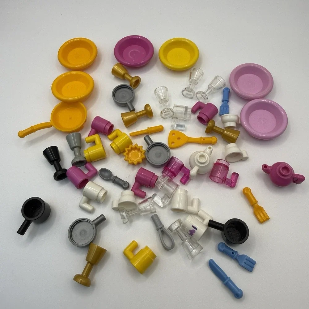 LEGO 50 Piece Kitchen Accessories Lot - Plates, Cups,‎ Pans, Silverwear 001